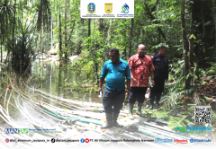 Tinjau Intake Teyvun di Koya Koso, Distrik Muara Tami yang berkapasitas 60 liter per detik, Jumat (2/2).